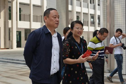 湖南省永兴县委书记赵宇到五星学校调研高中部项目建设