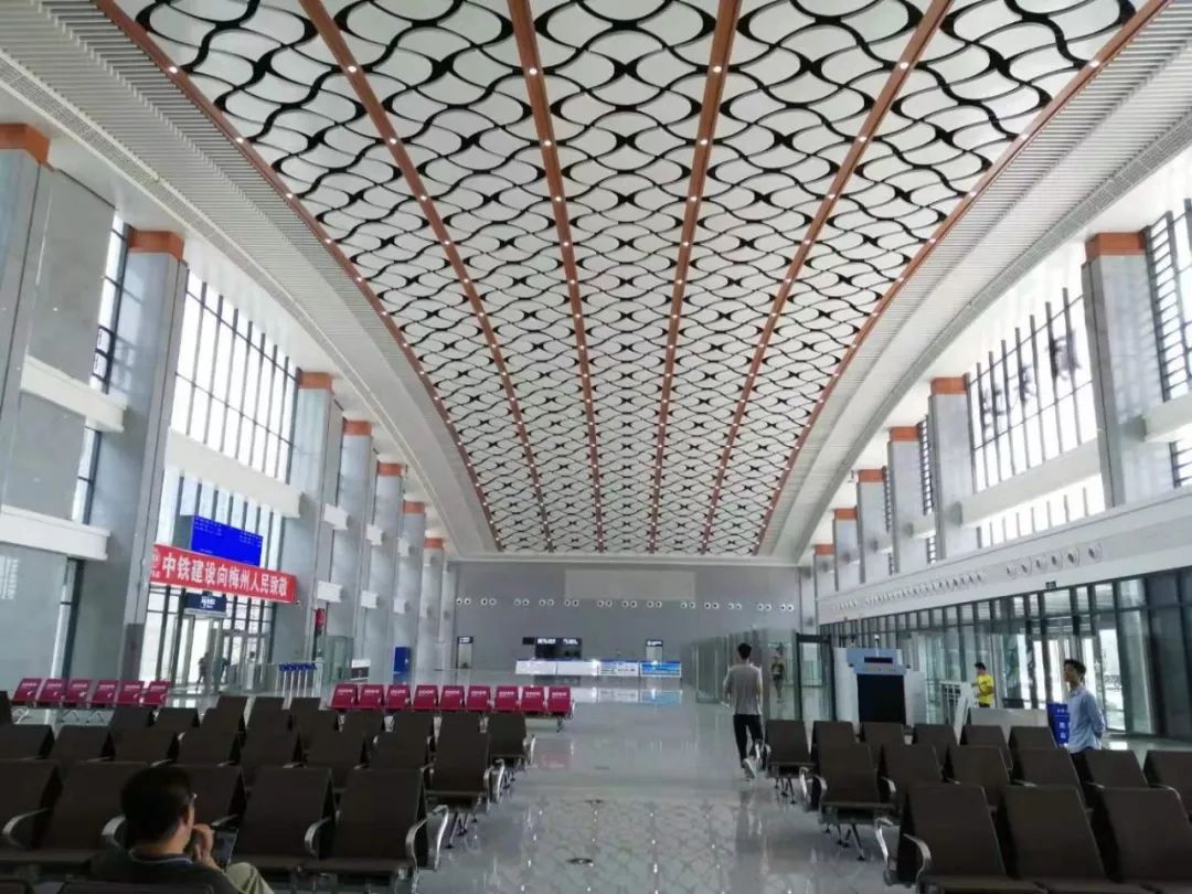 记者体验梅汕高铁:开出丰顺"加速度"_梅州