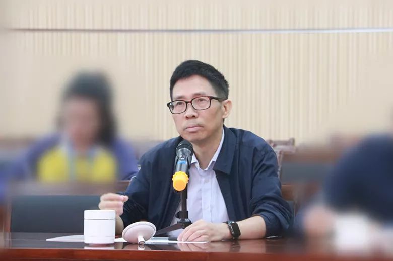 医院党委书记刘天虎表示,此次听取老领导和服务对象代表的意见建议是