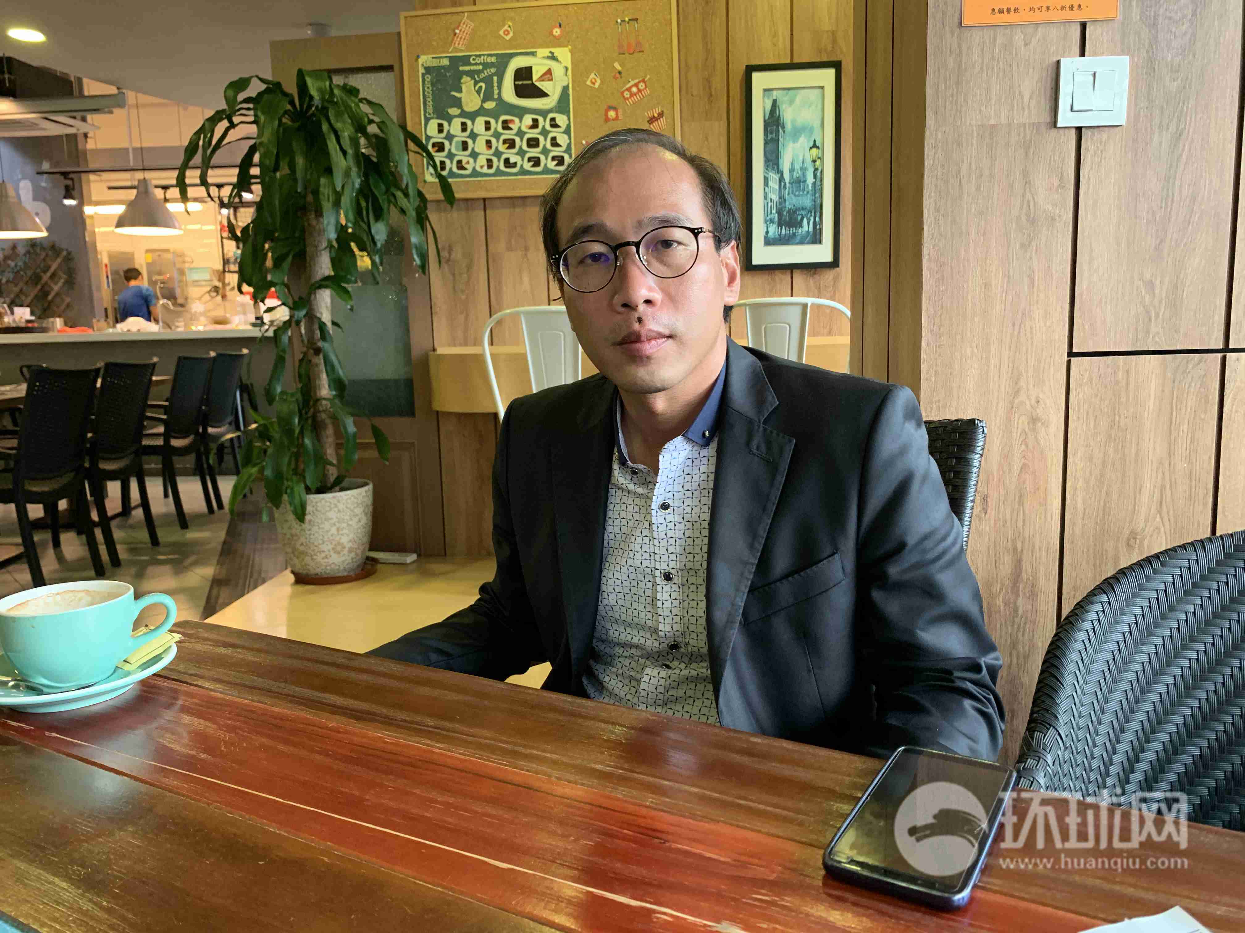 谩骂5小时的香港教师说:再困难,也要把爱国的价值观讲给学生_陈伟强