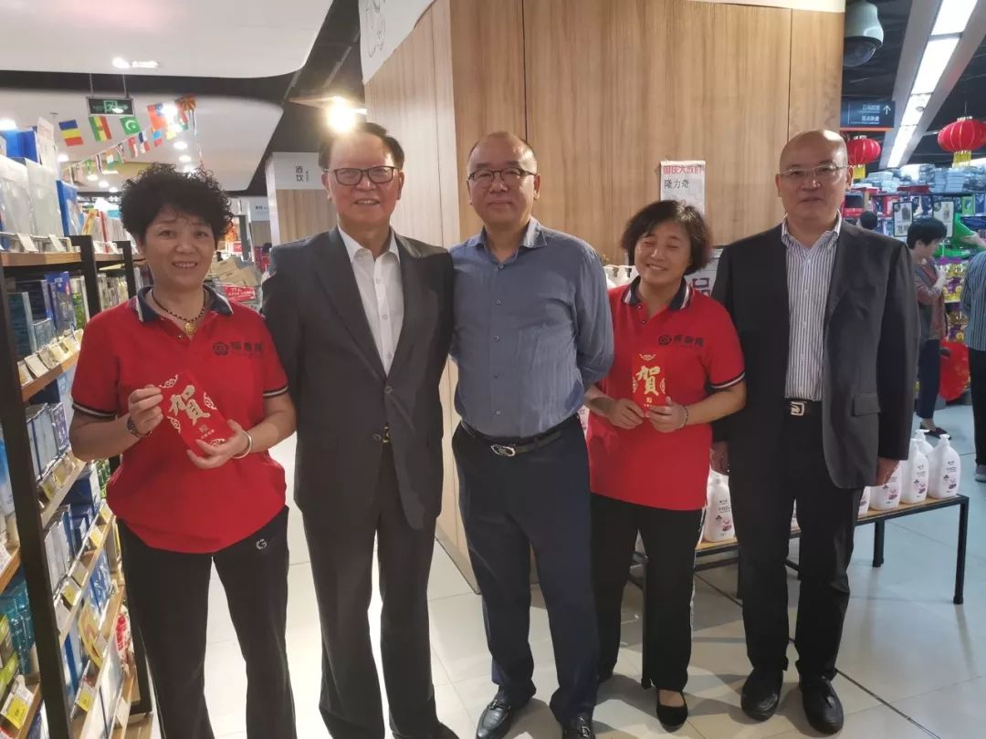品牌|隆力奇董事长徐之伟一行走访浙江金华,义乌终端市场