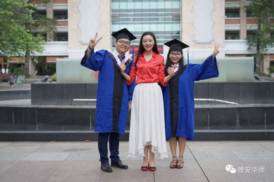 有一个学生在学术上的表现让攸佳宁特别骄傲,"他本科是学电子商务的