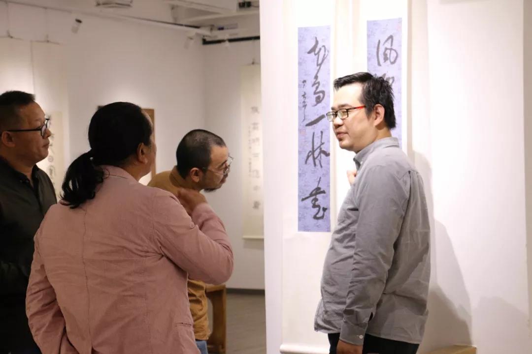 收藏》主编 方晓《悠居闲读——名家书文房雅联展》展览策展人,书法家