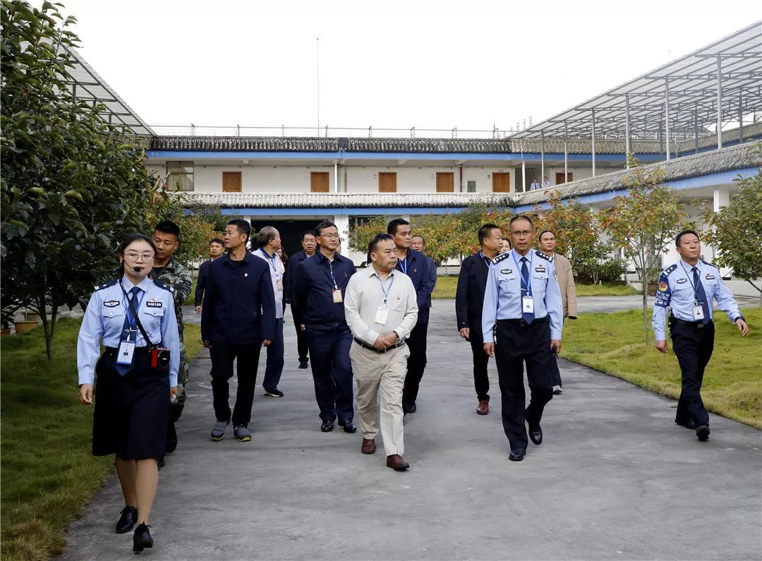腾冲市委常委班子主题教育读书班学员到市廉政教育基地和看守所开展