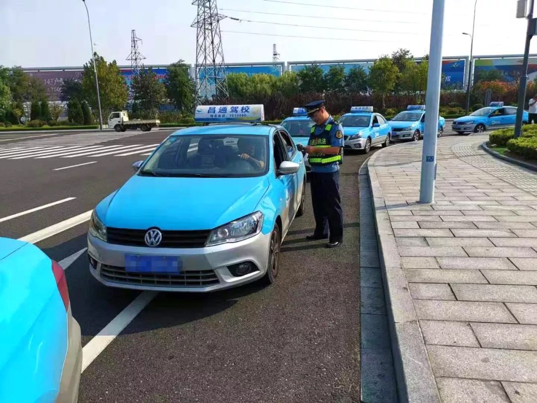 重要节点,"黑车"违法更不可容_荣成市