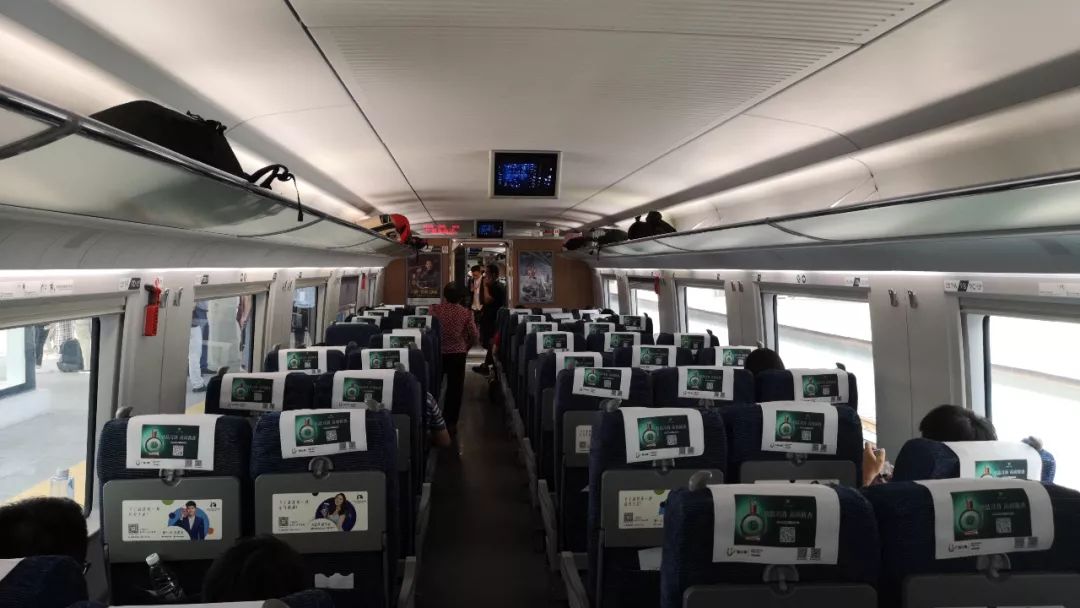 记者梅汕高铁初体验到潮汕站后座位180旋转高铁餐食价格美丽品种多样