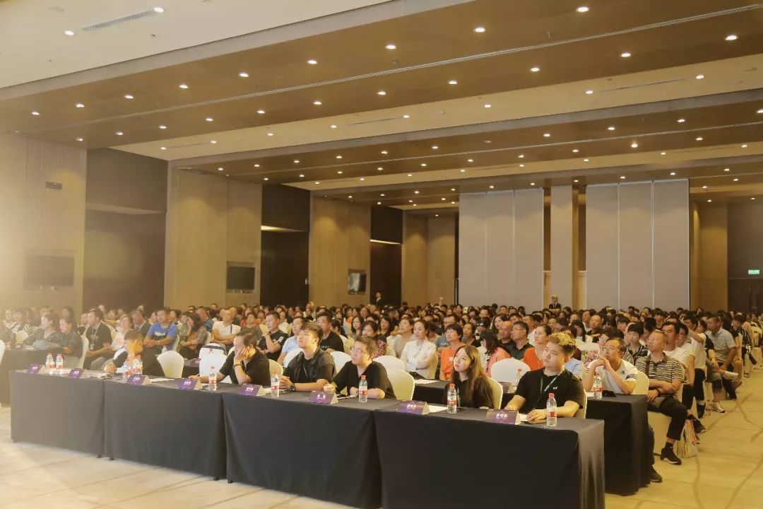 北京栾树画室跟随我的脚步一起走进栾树画室2020届家长会现场