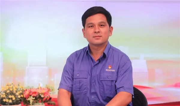 潍柴林德液压(中国)有限公司副总经理孙光明到达德国后,迎接杨国玺