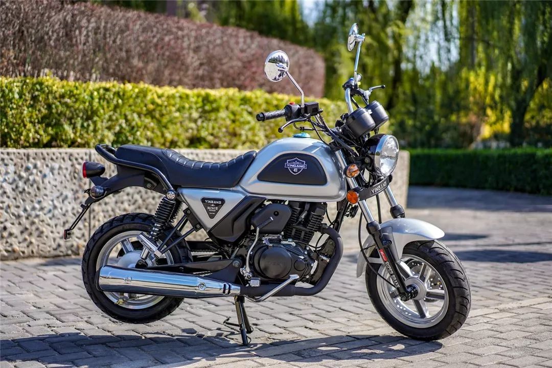 圆润中增加了硬朗银钢mini二代试驾体验