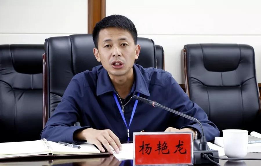 市委副书记杨艳龙认为,以人民为中心的理念,就是要扎根一线,干在实处.