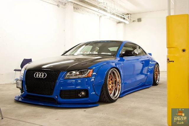 改装"蓝黑风格""超宽体姿态"的奥迪rs 5!
