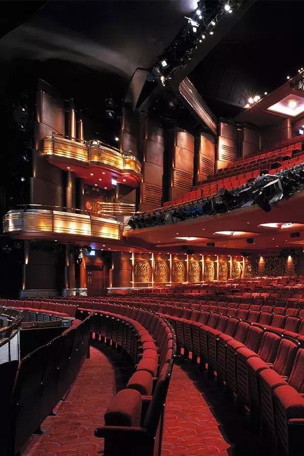 想领略英国的戏剧文化,这两座艺术剧院你一定不能错过_tara