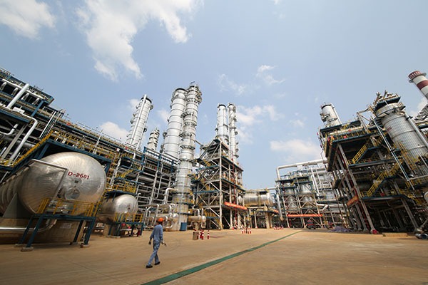 海南炼化2#芳烃项目随着异构化装置一次投料成功,装置打通全流程