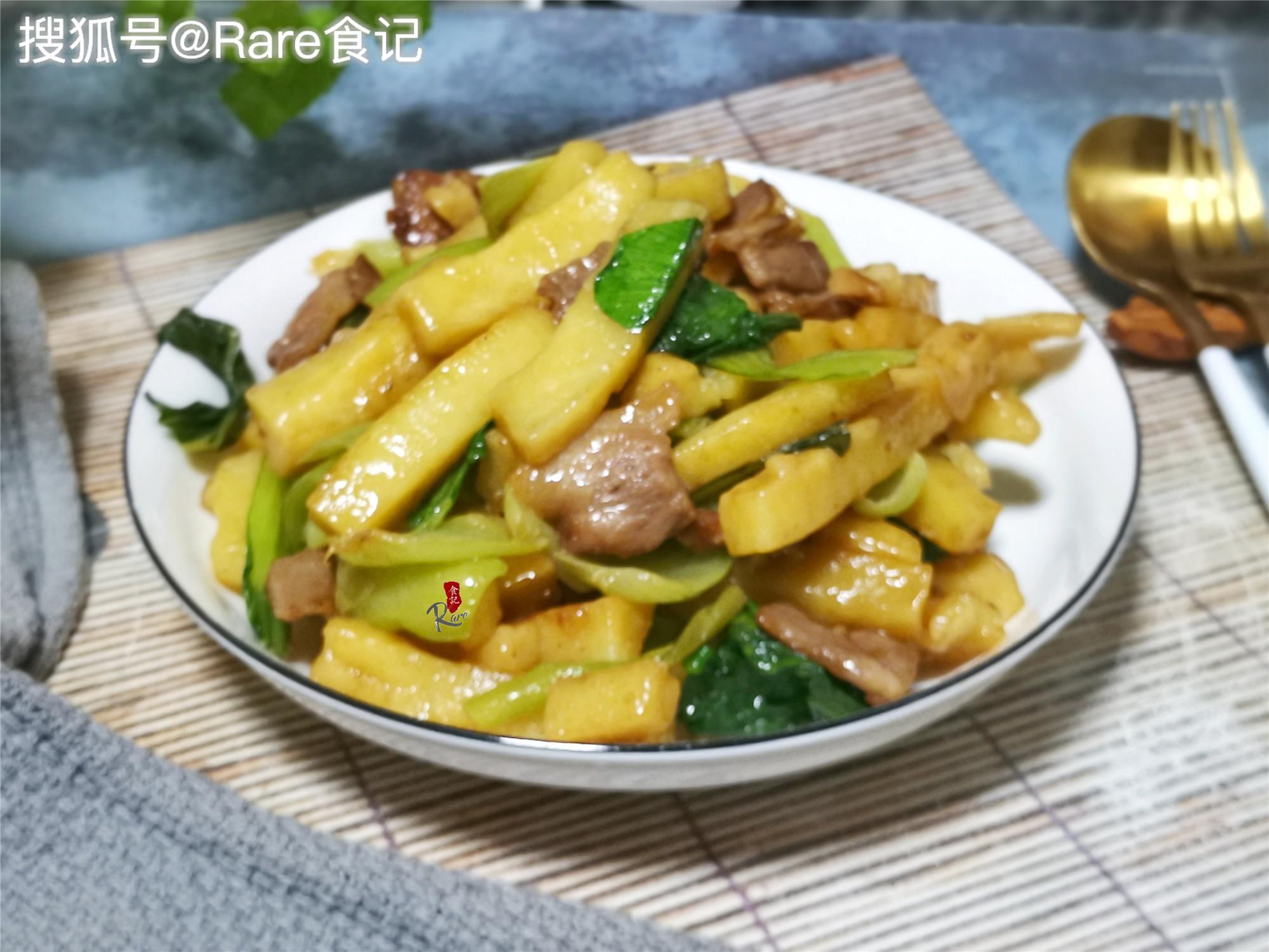 黄果是松阳当地的特色美食每次这样炒给儿子一大盘还不够