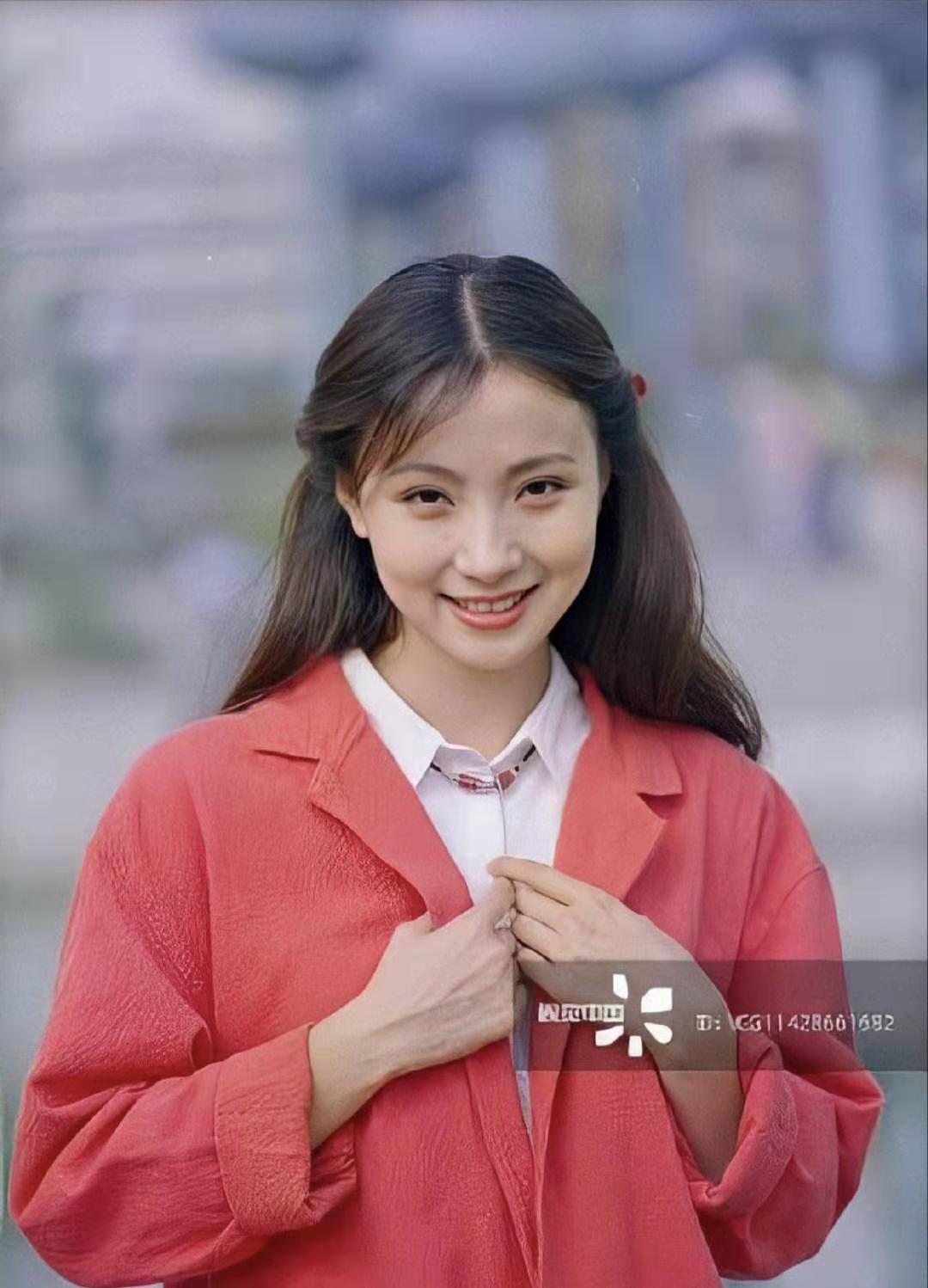 原创女明星旧照走一波,陈德容灵气逼人,赵雅芝惊艳,陈红美的不像话