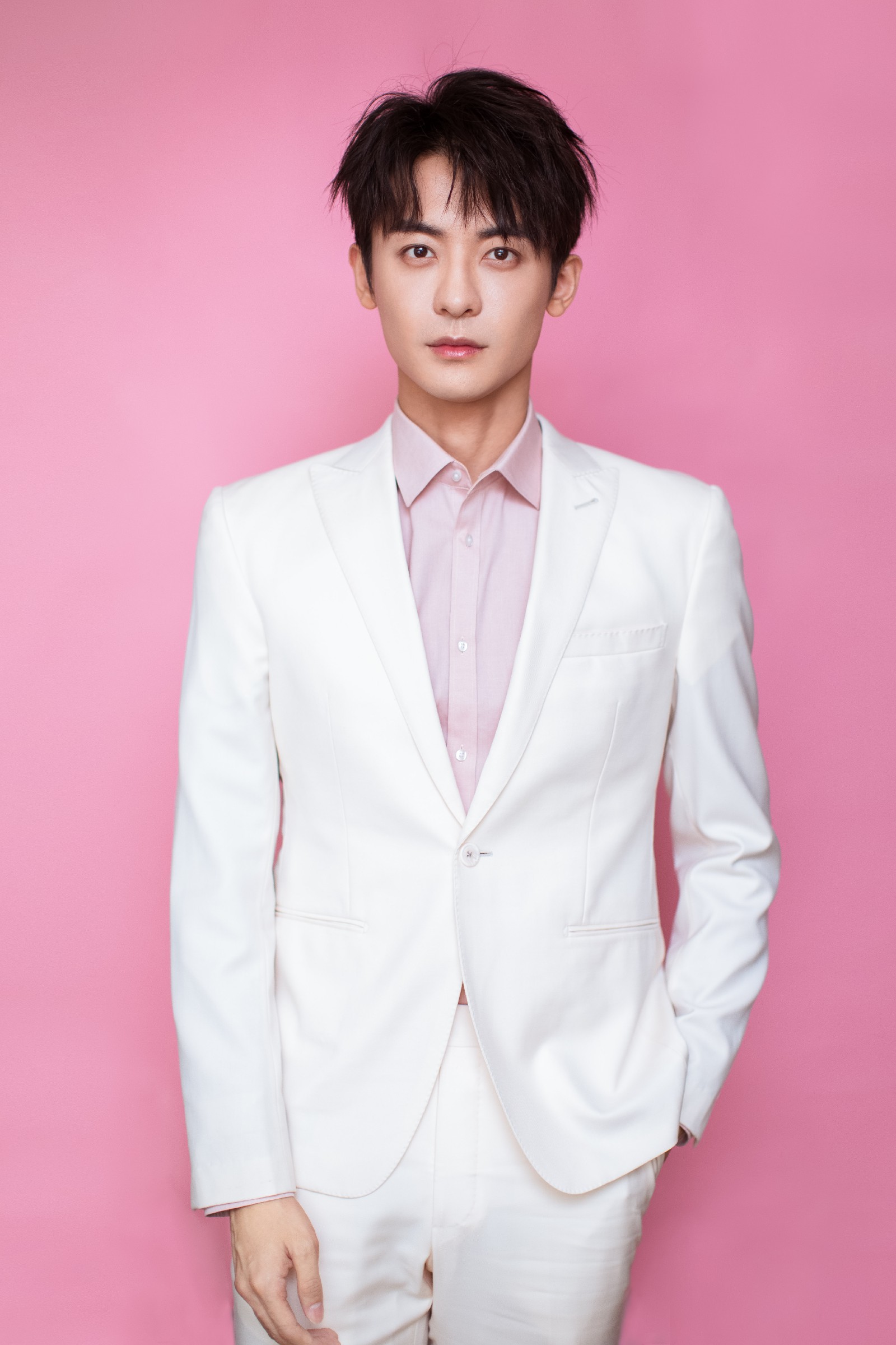 演员赵志伟央视首秀《我们都是追梦人》为祖国筑梦