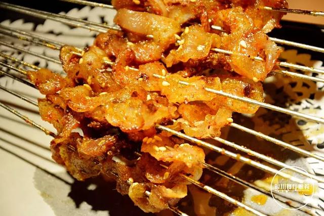 经典肉串,经典牛鞭,香酥鹌鹑,烤鸡全翅,烤神仙鱼,海盐大虾,水果玉米