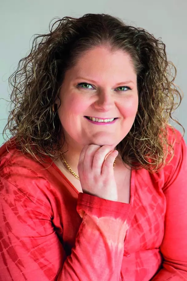 全球首例试管婴儿已过40岁,曾亲临英国博物馆留影_路易丝·布朗