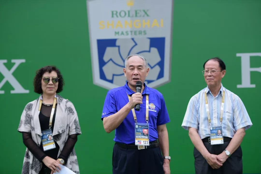 上海市委办公厅原副主任,上海市网球协会副会长朱宁一宣布赛事开幕