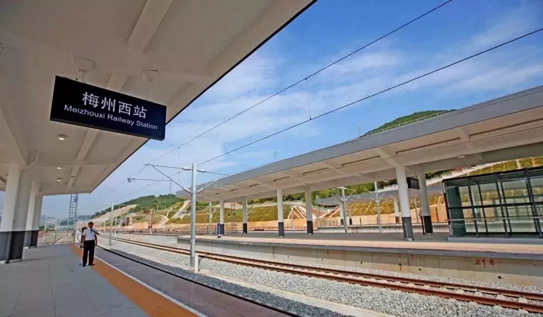 4公里10月11日梅汕线新增车