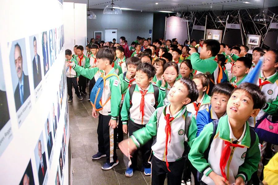 完全人格首在体育丨天津河西区名都小学名都小学来我馆进行课外活动