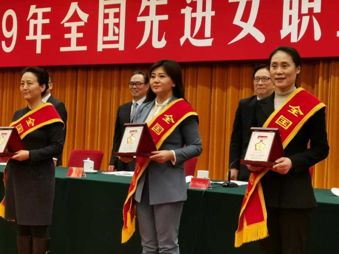 逐梦大粮仓黑龙江新农人张芳荣获全国五一巾帼奖章