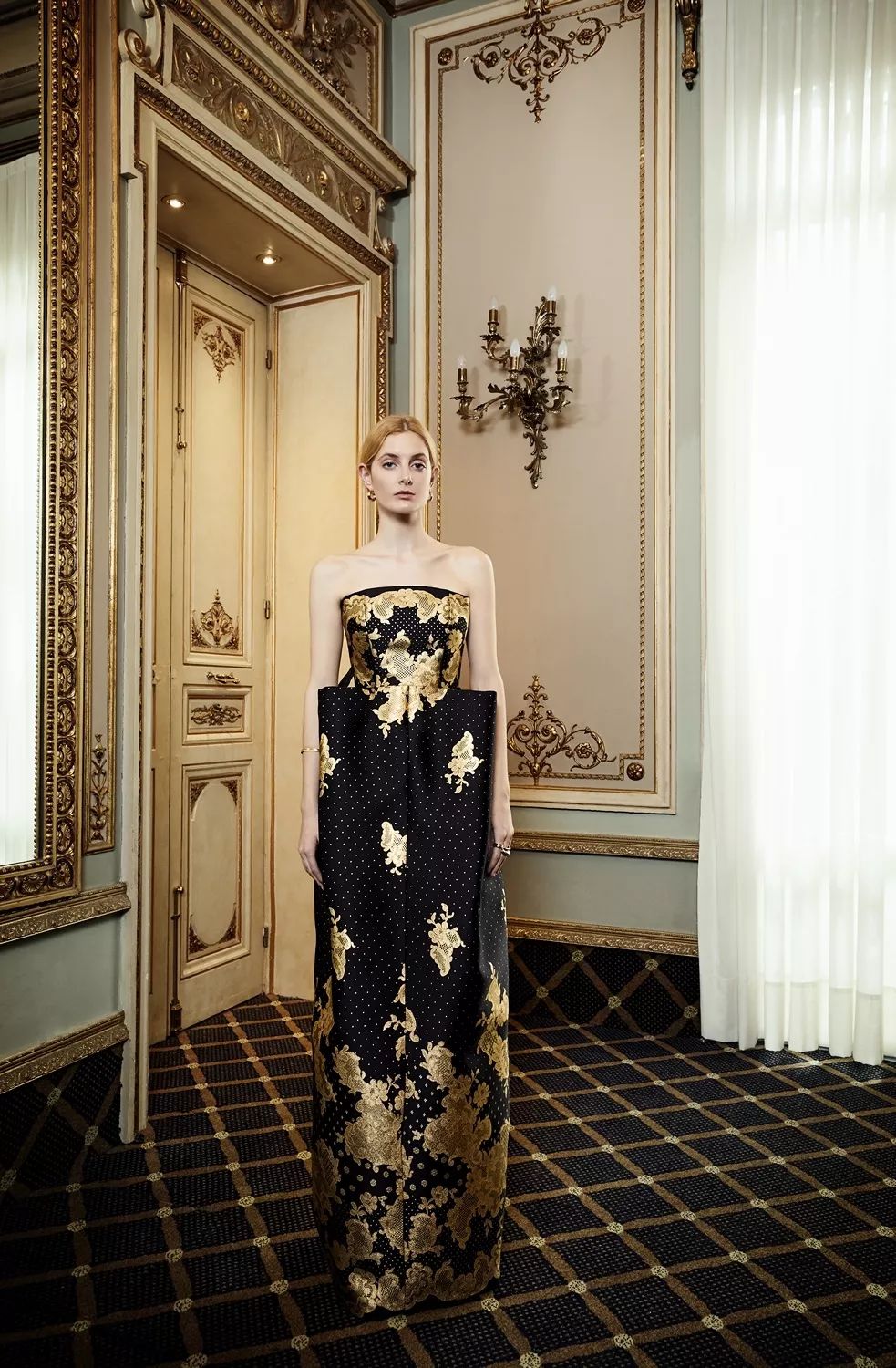 yolancris纽约展西班牙绽放出的婚纱礼服姐妹花