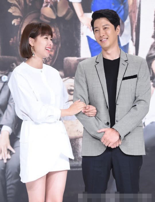 李东健赵胤熙夫妻各自努力工作女儿是动力会想念担心她