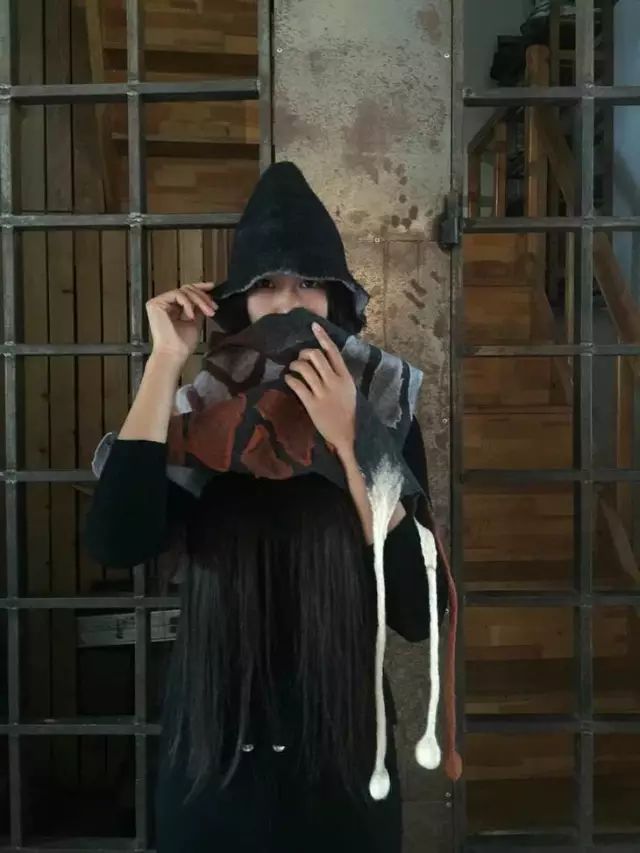 职人故事来自北方的野雪女巫与羊毛拼接而成的艺术围巾