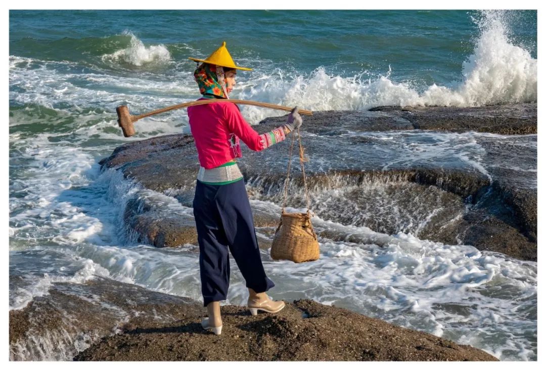 民俗影像陈建新的摄影作品惠女风情供大家欣赏分析