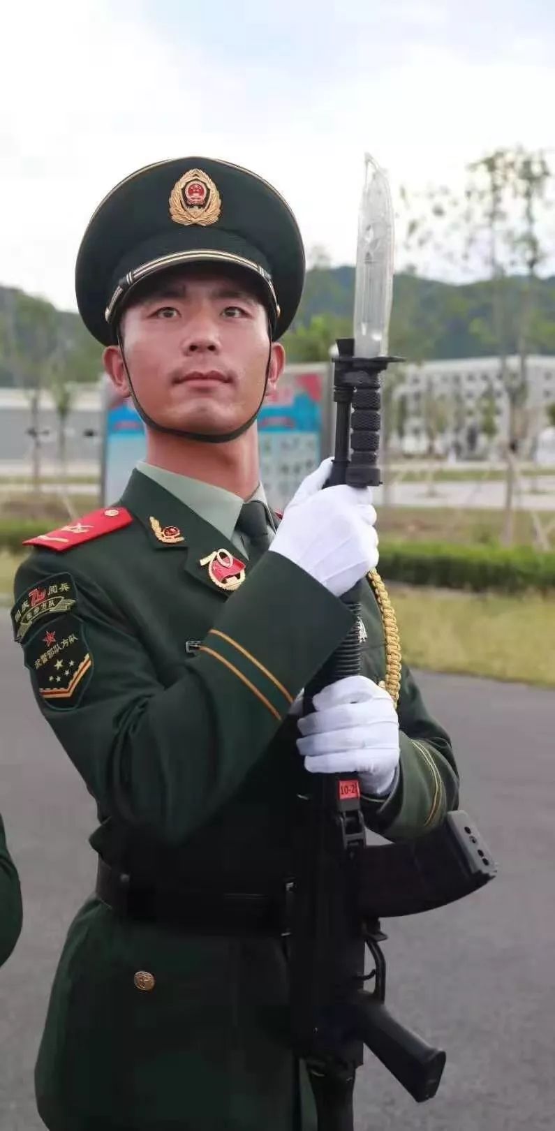 认识一下,洪洞这位小伙子参加了国庆70周年阅兵!
