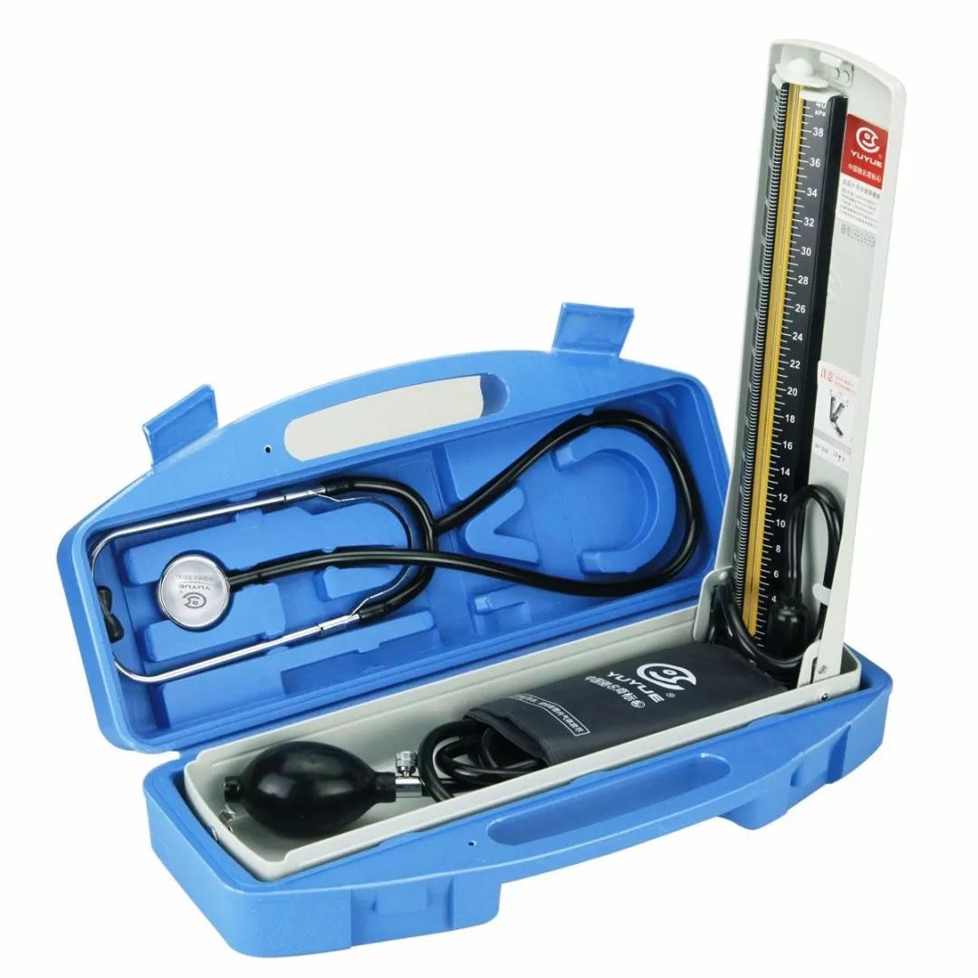 测量的原理是听诊法,其实就是通过听诊器配合水银血压计,通过脉搏的