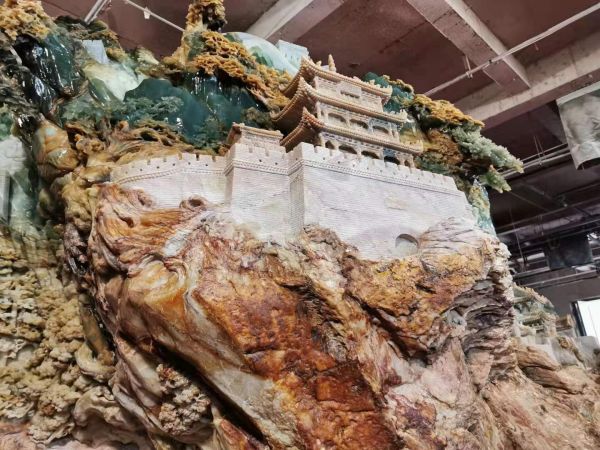 华泽光电:世界最大的玉雕"万里长城"开馆品鉴
