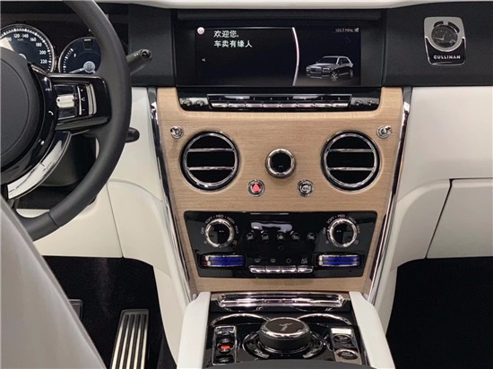 劳斯莱斯库里南完美演绎生而不凡