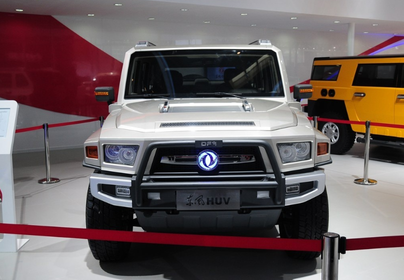 东风双油箱越野车媲美大g悍马酷路泽军工品质柴油四驱