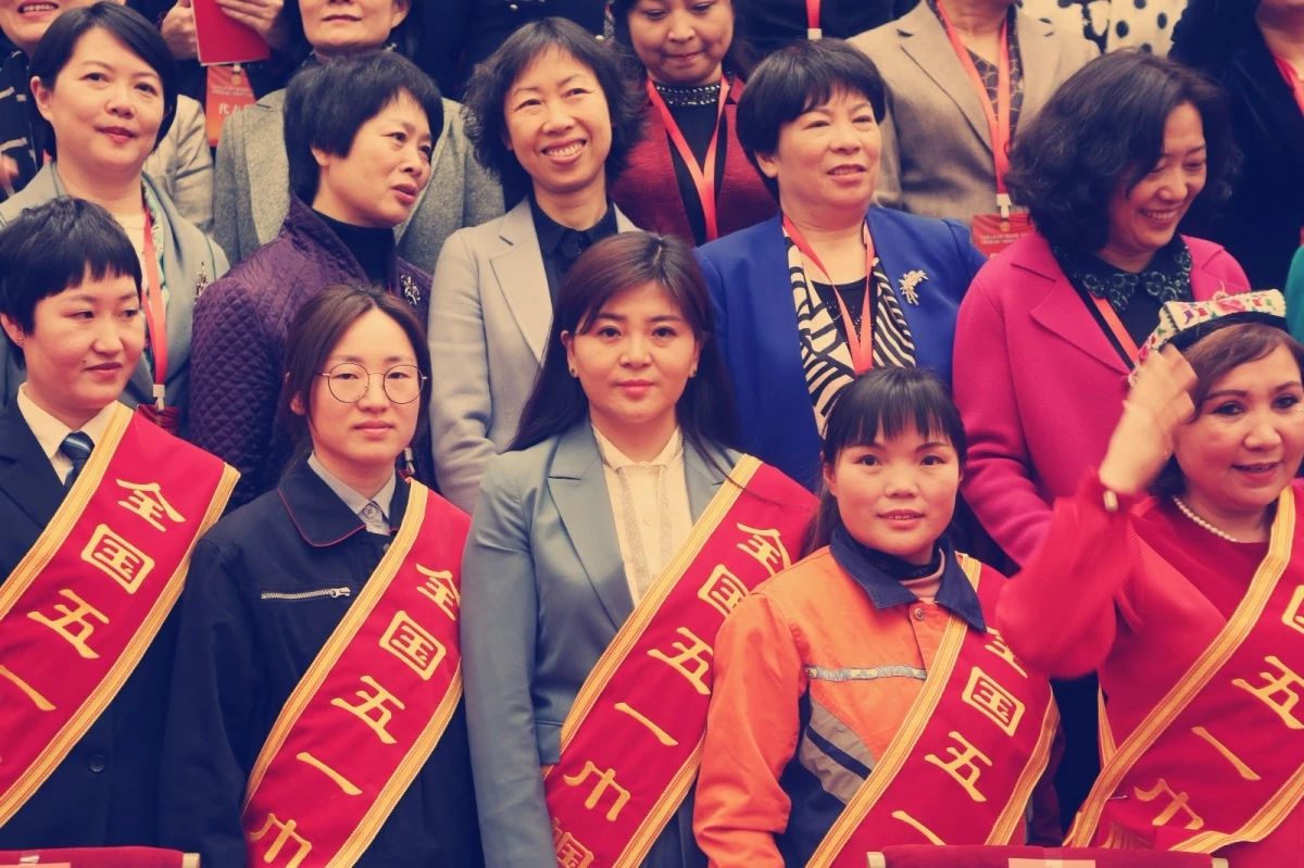 逐梦大粮仓黑龙江新农人张芳荣获全国五一巾帼奖章