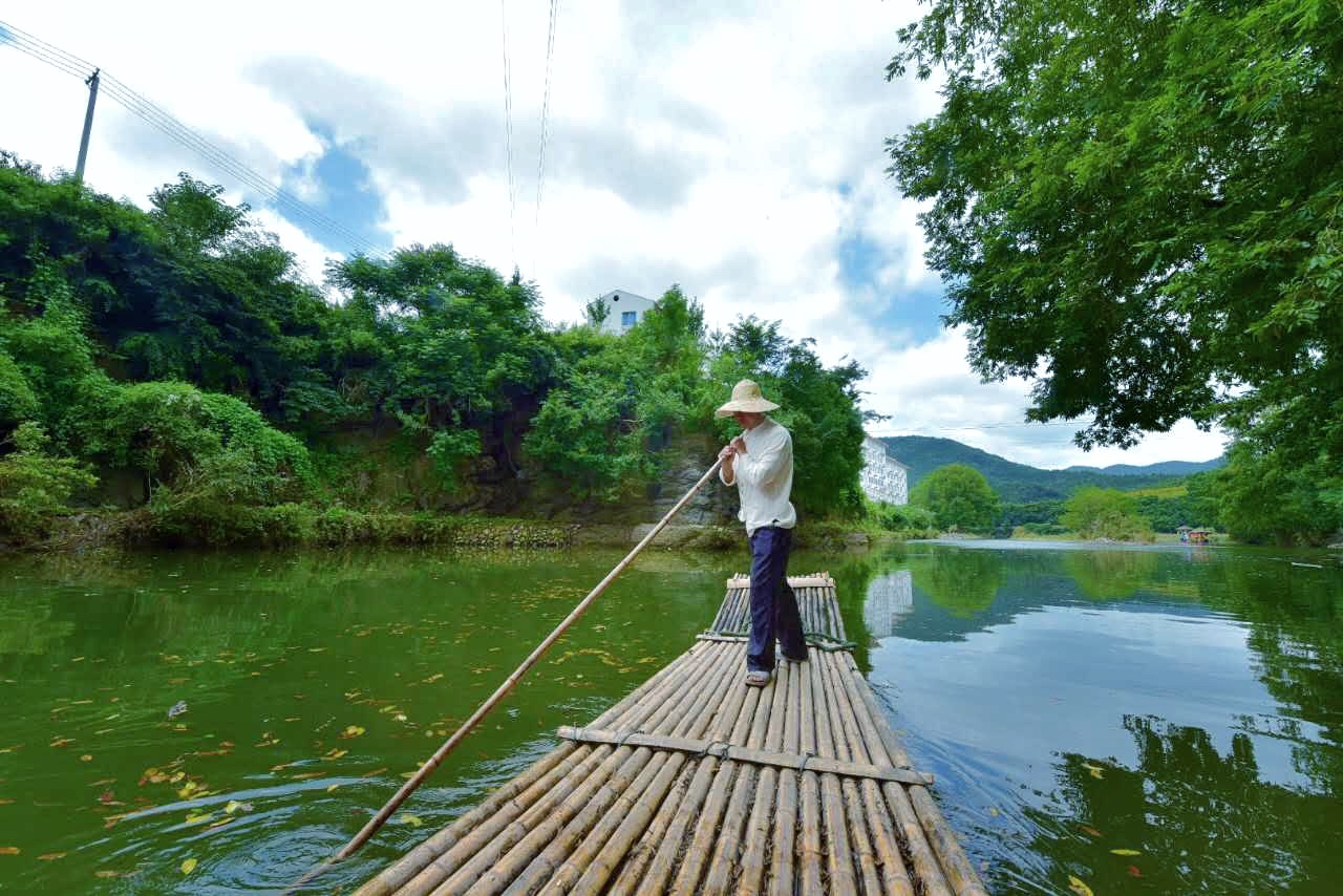 这个地方完全不输九寨沟景色美景好似天上人间