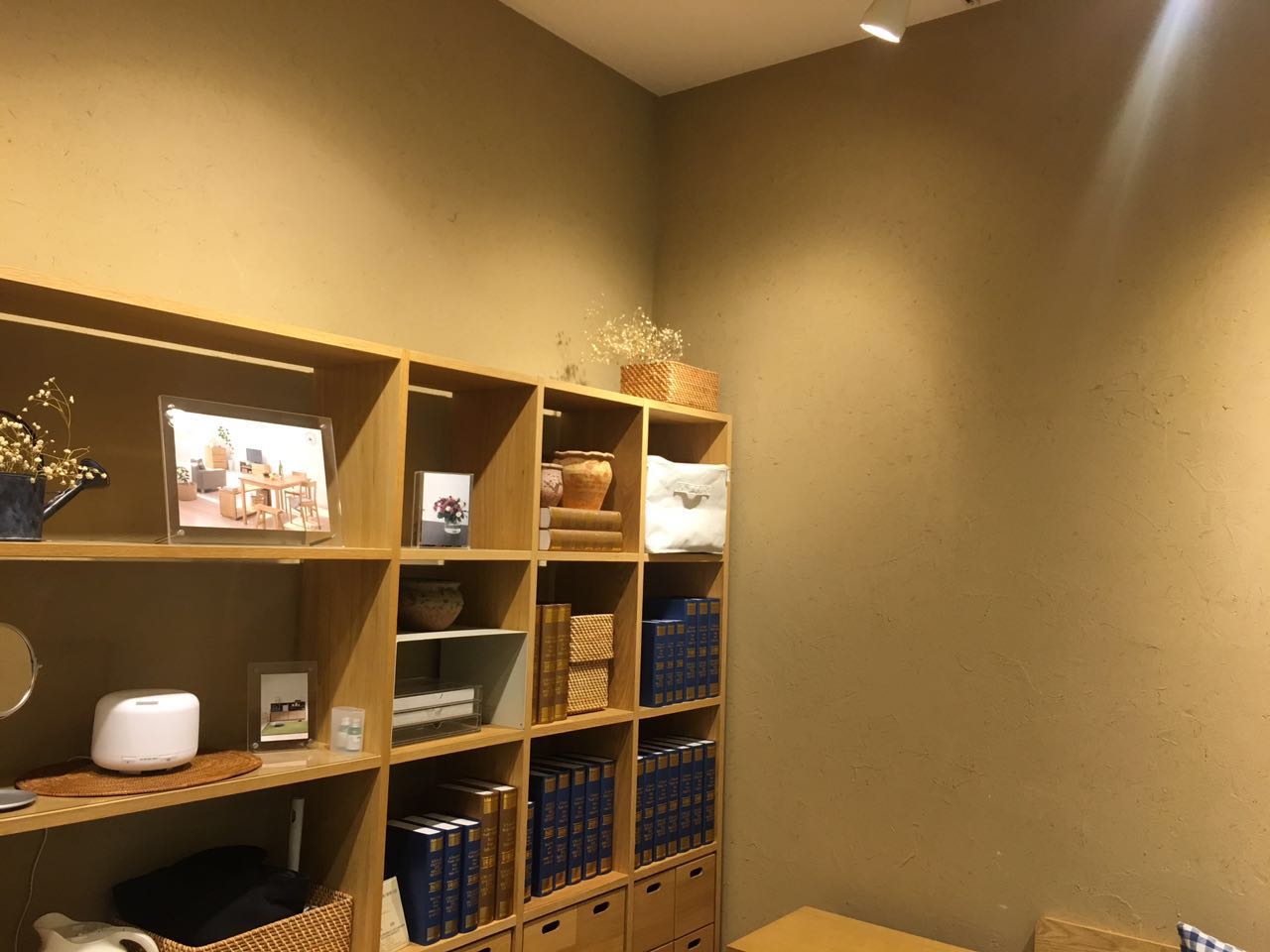 最常见的两种稻草漆效果施工方法教学