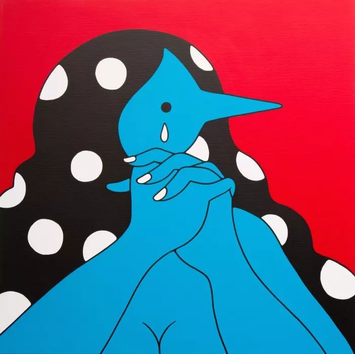 街头潮流中的红蓝鸟人真是丰满又古怪