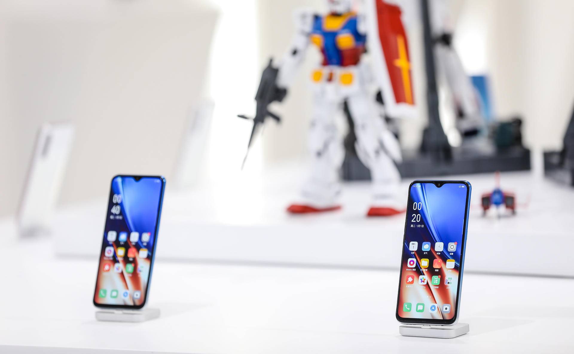 超燃opporenoace高达定制版发布全球限量3万台