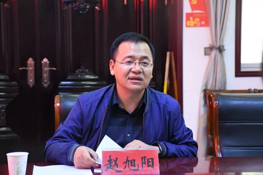 10月10日,省级卫生乡镇复审组薛建忠一行到朱阳镇检查验收省级卫生