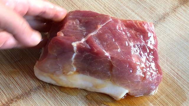 原创吃不完的猪肉切记不要放冰箱肉贩子教我土方法放1年照样新鲜