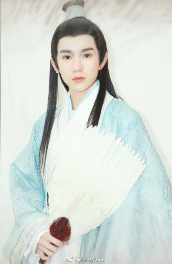 古装小王子王源帅气来袭,轻松驾驭迷人十足