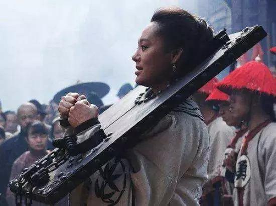 秋瑾就义前提三个请求,监斩官员只答应两个,百余日后却悬梁自缢