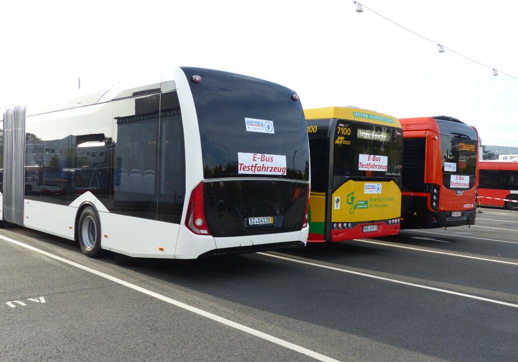 3款欧洲纯电动铰接客车对比测试