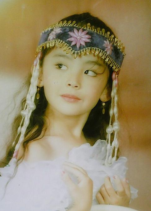 古力娜扎小时候的照片图片