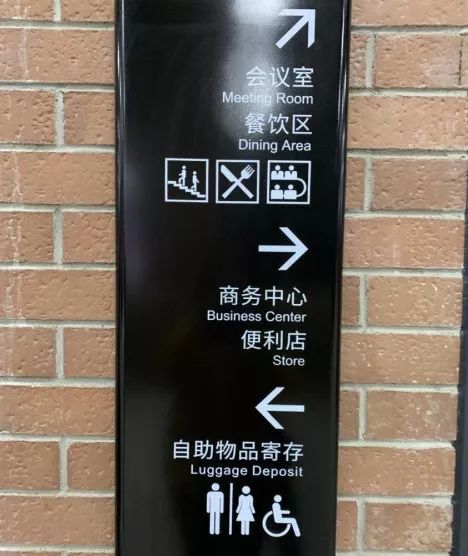 刚一进展厅就被展厅里展位的数量惊得瞠目结舌.