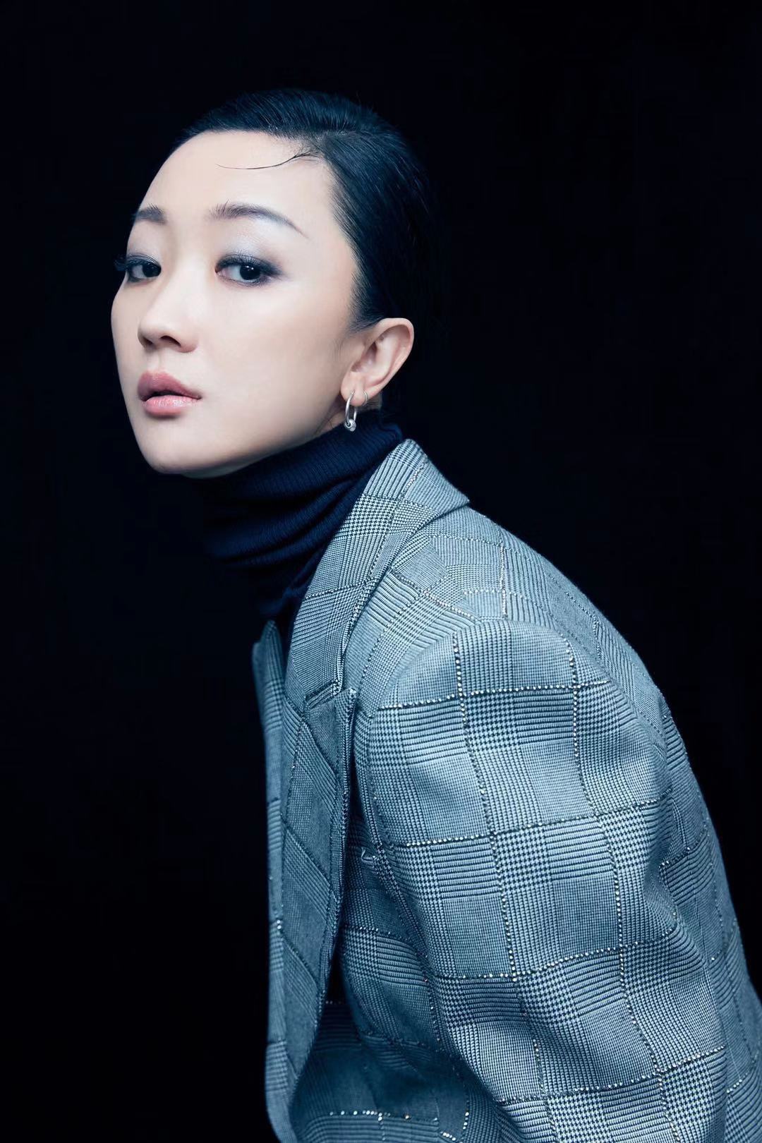 张瑶亲爱的自己开机化身职场女强人强势归来