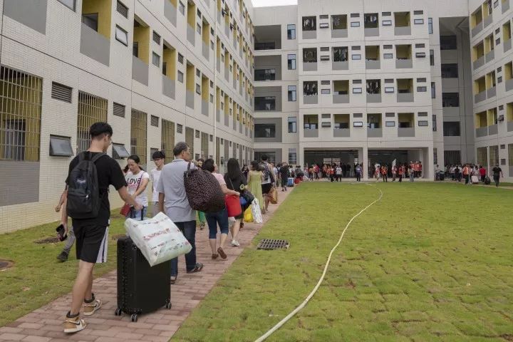 廣東科貿職業學院清遠校區迎首批新生