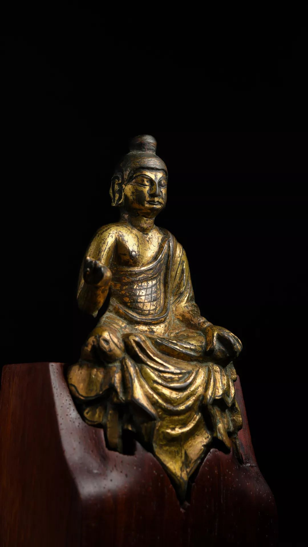 唐代 铜鎏金释迦牟尼佛造像